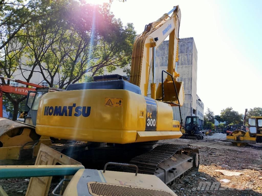Komatsu PC300-7 Gravemaskiner på larvebånd