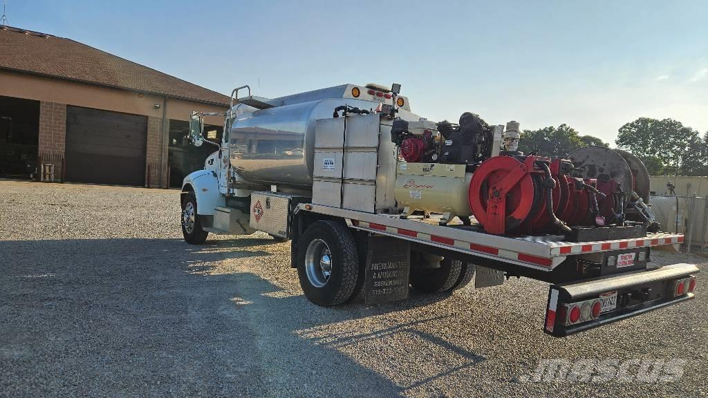 Peterbilt PB335 Tankbiler