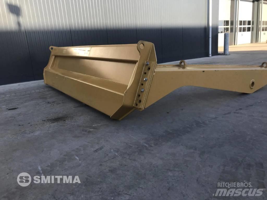 CAT 735C Bagklapper