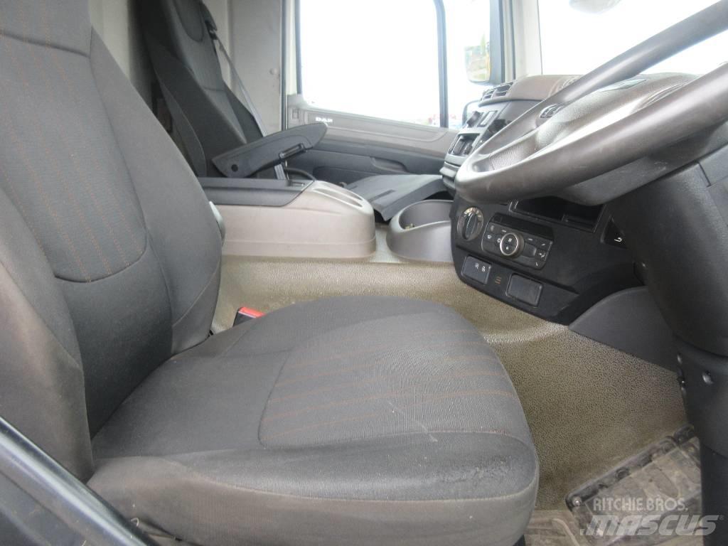 DAF CF450 Flatbed lastbiler med spil