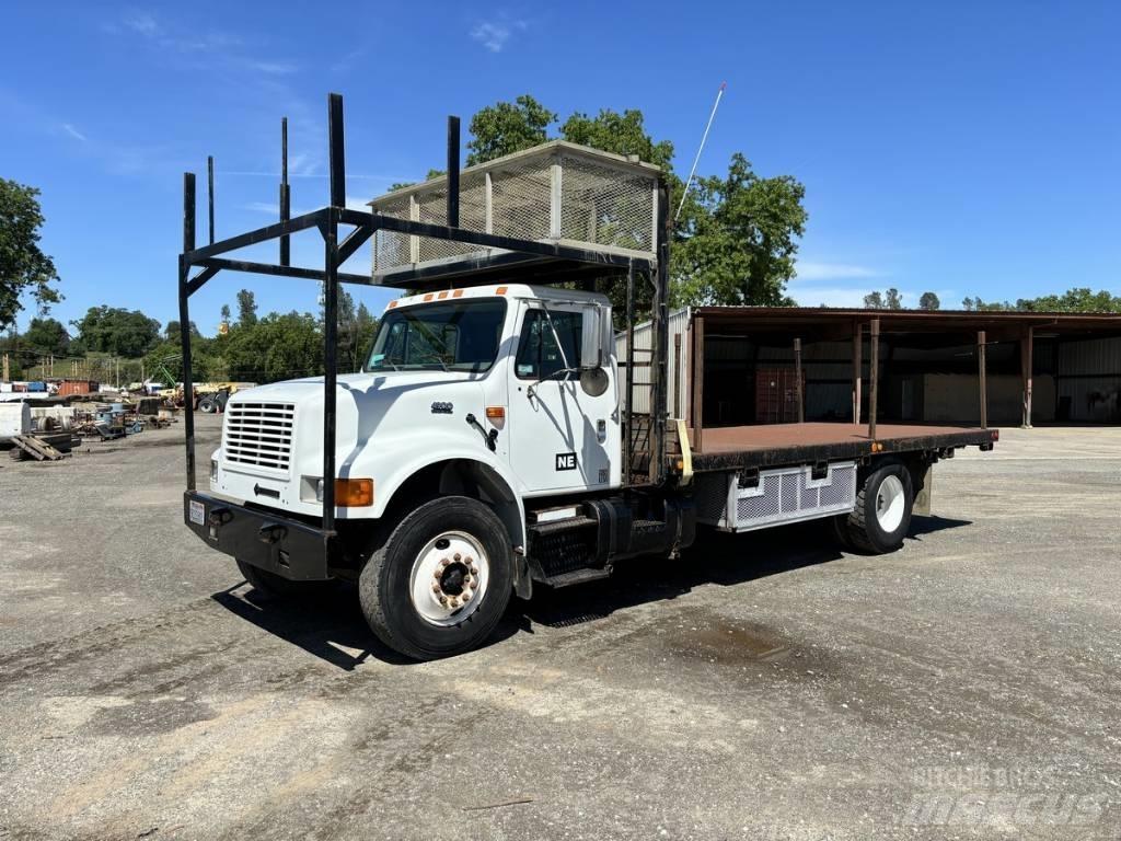 International 4900 Lastbil med lad/Flatbed