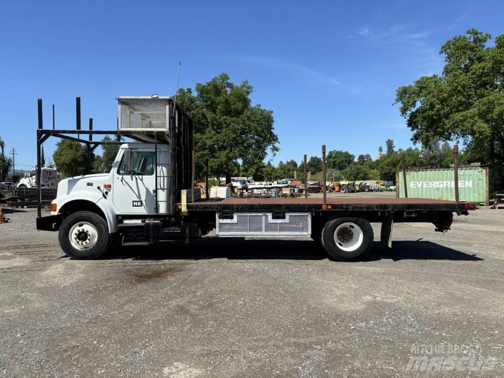 International 4900 Lastbil med lad/Flatbed