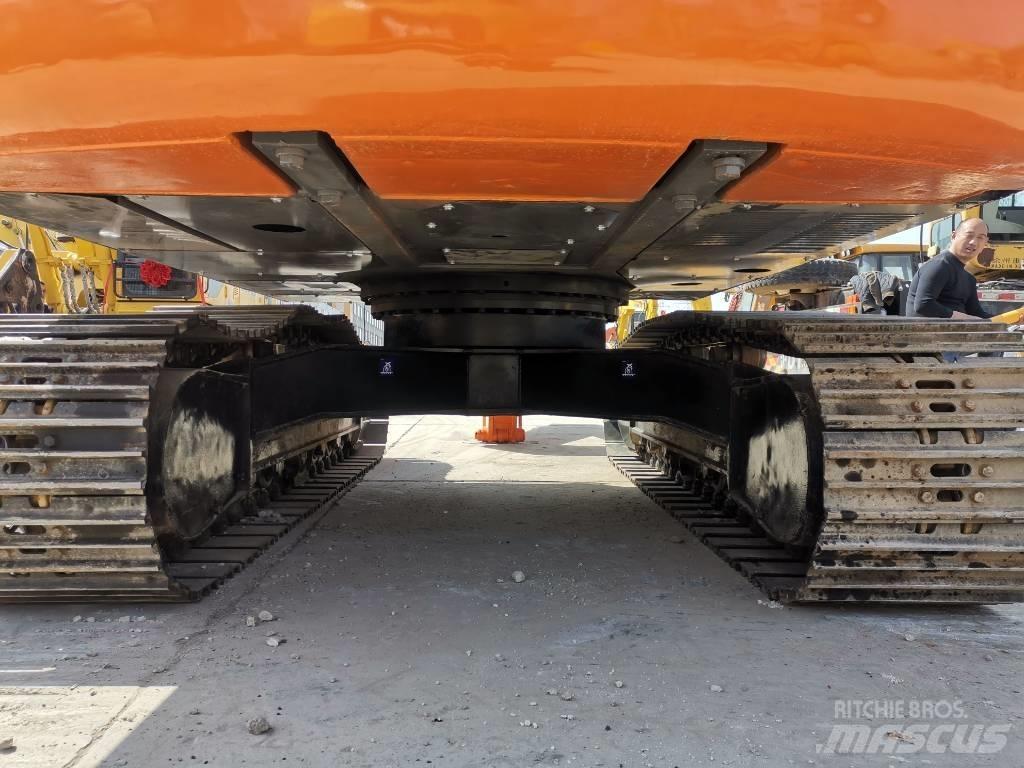 Hitachi ZX 200 Gravemaskiner på larvebånd