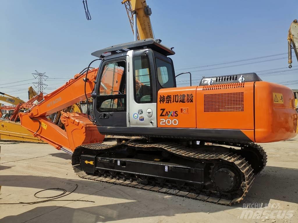 Hitachi ZX 200 Gravemaskiner på larvebånd