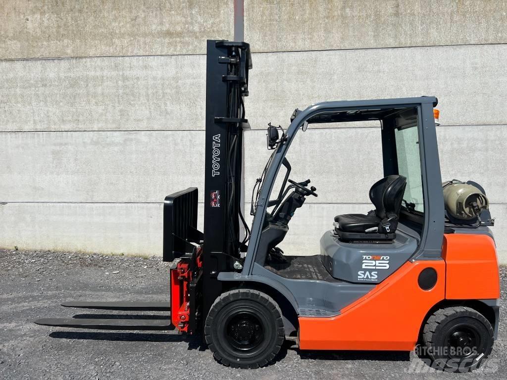 Toyota 02-8FGF25 LPG gaffeltrucks