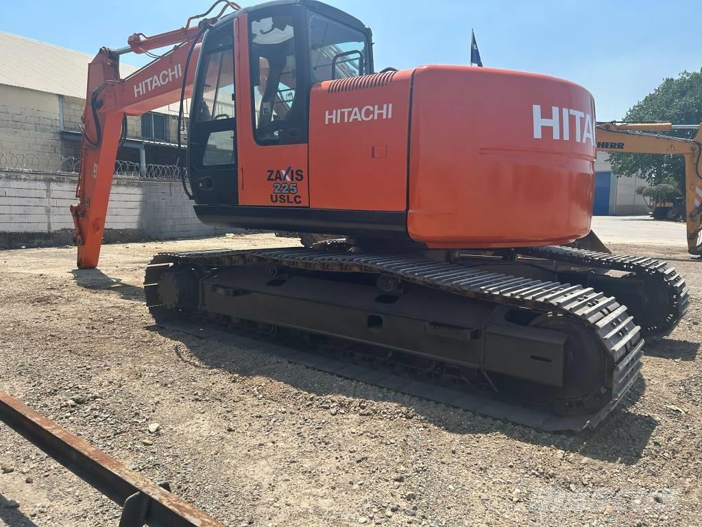 Hitachi ZX 225 Gravemaskiner på larvebånd