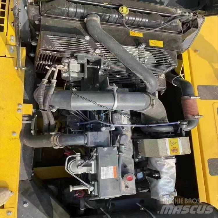 Komatsu 350 Gravemaskiner på larvebånd