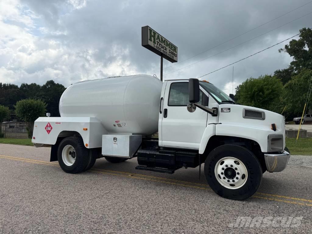 GMC C7500 Tankbiler