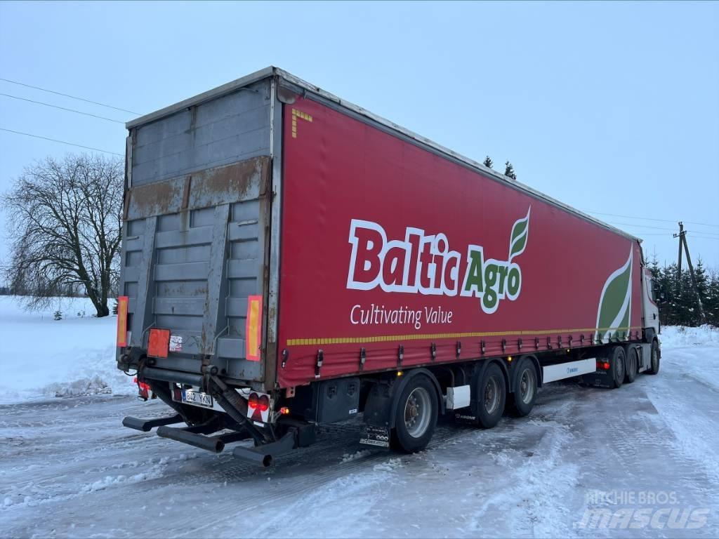 Krone Madel SD Semi-trailer med Gardinsider