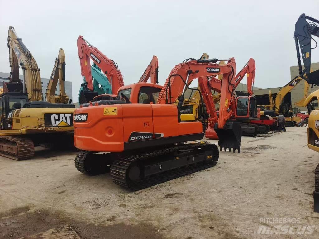 Doosan DX 140 Gravemaskiner på larvebånd
