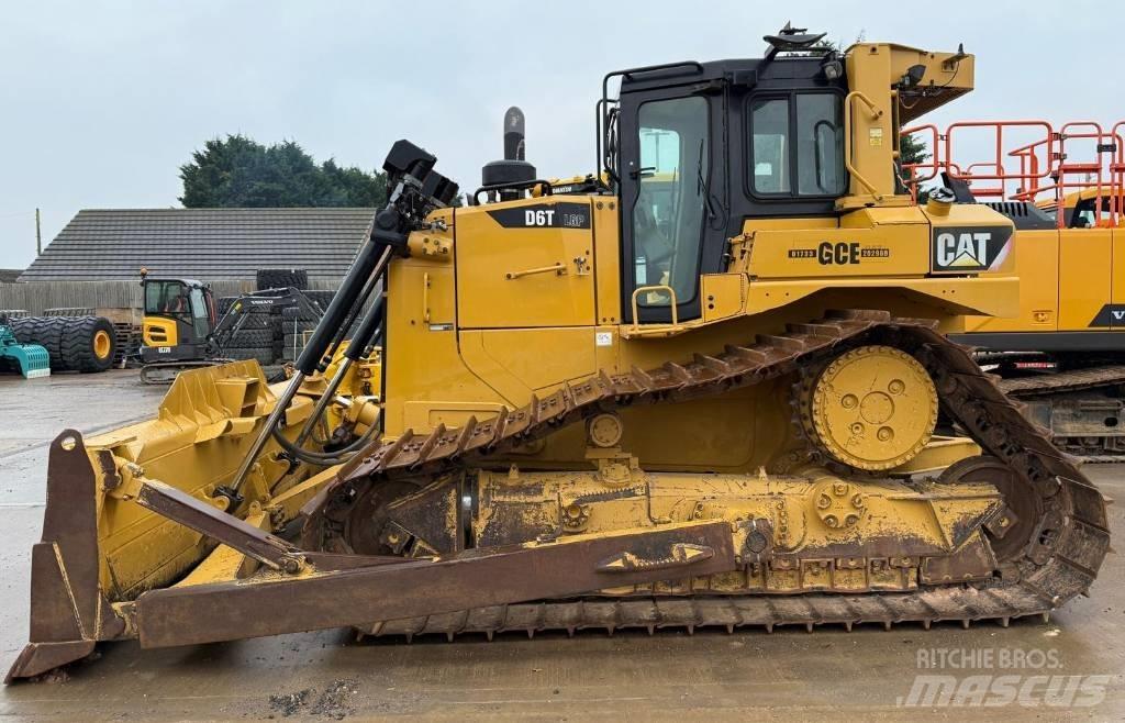 CAT D6T Bulldozer på larvebånd