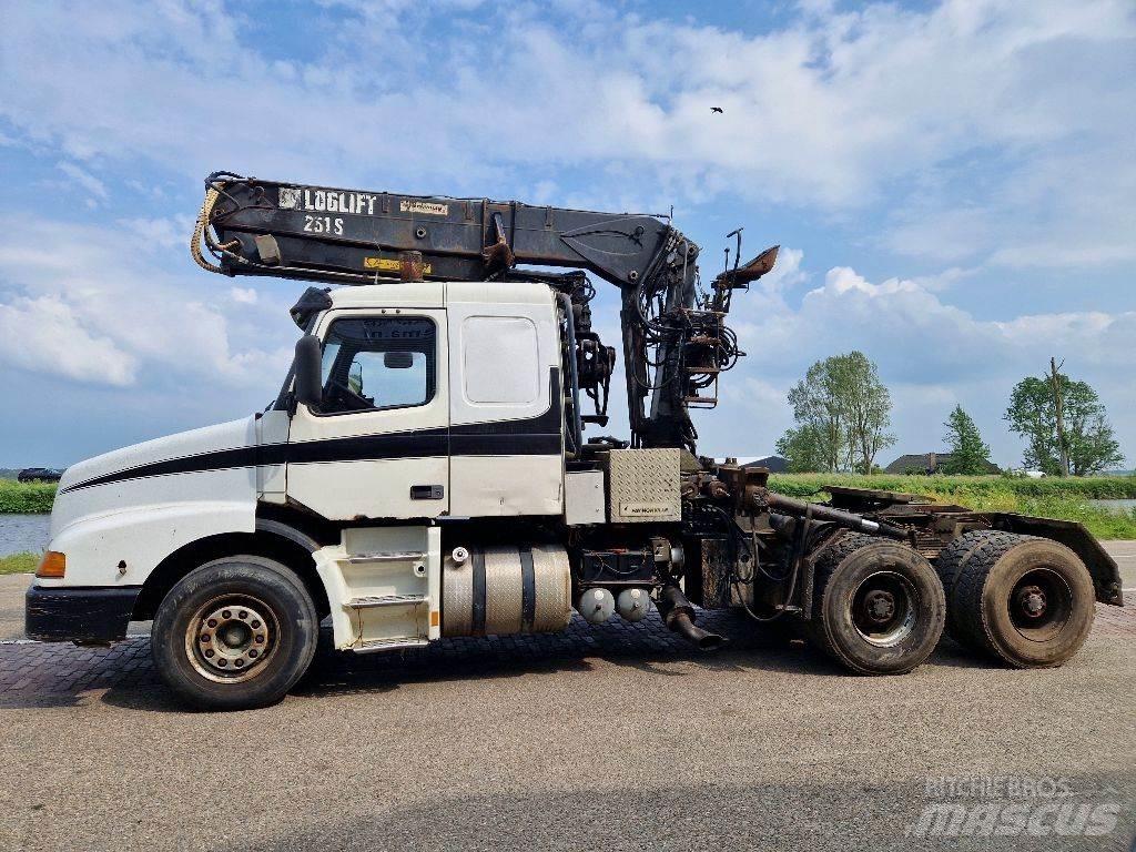 Volvo NH12.460 Trækkere