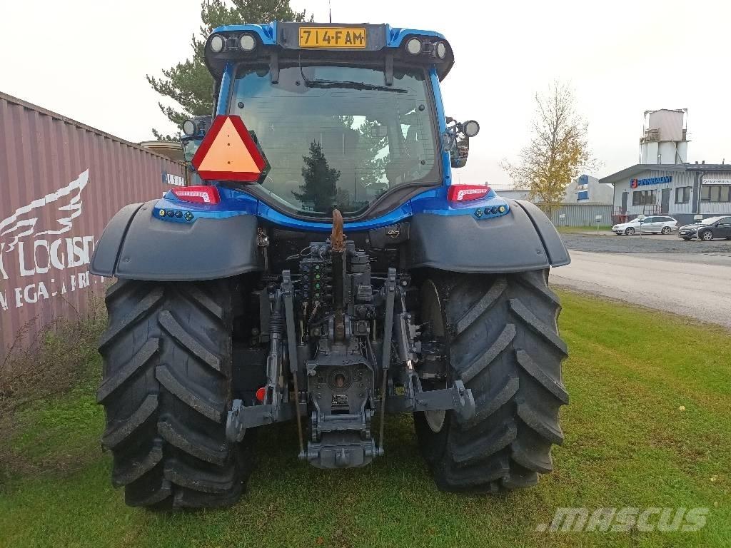 Valtra N174 E versu Traktorer