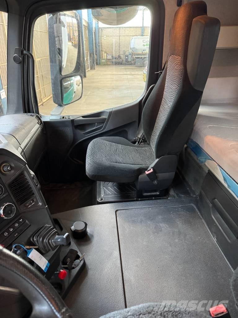 Mercedes-Benz 1845 Trækkere