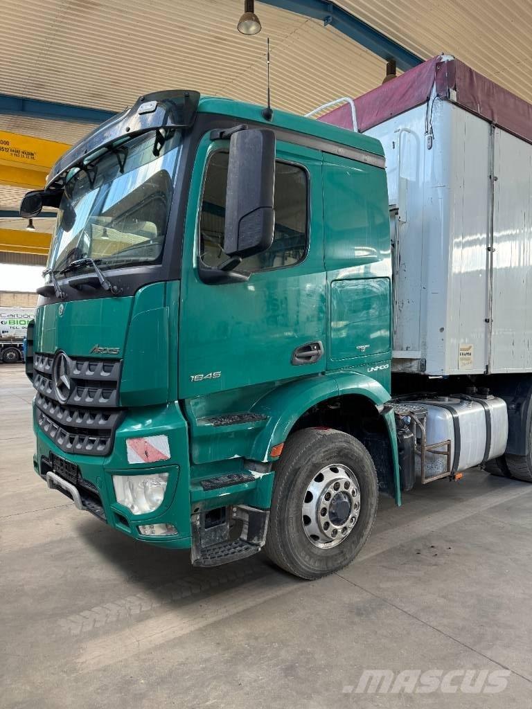 Mercedes-Benz 1845 Trækkere