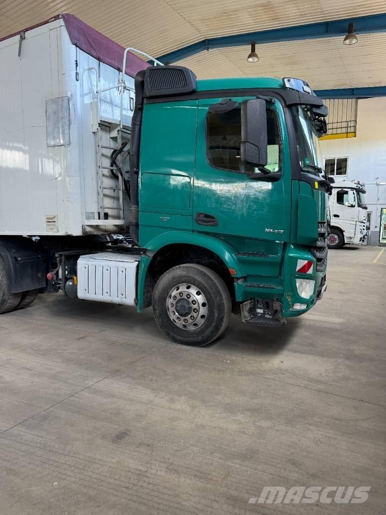 Mercedes-Benz 1845 Trækkere