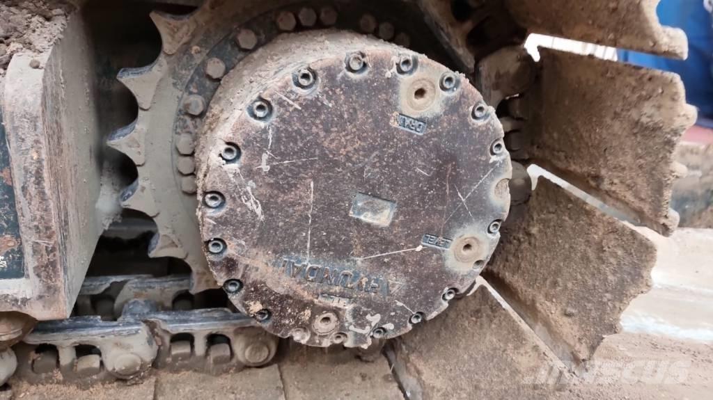 Hyundai 220 LC Gravemaskiner på larvebånd