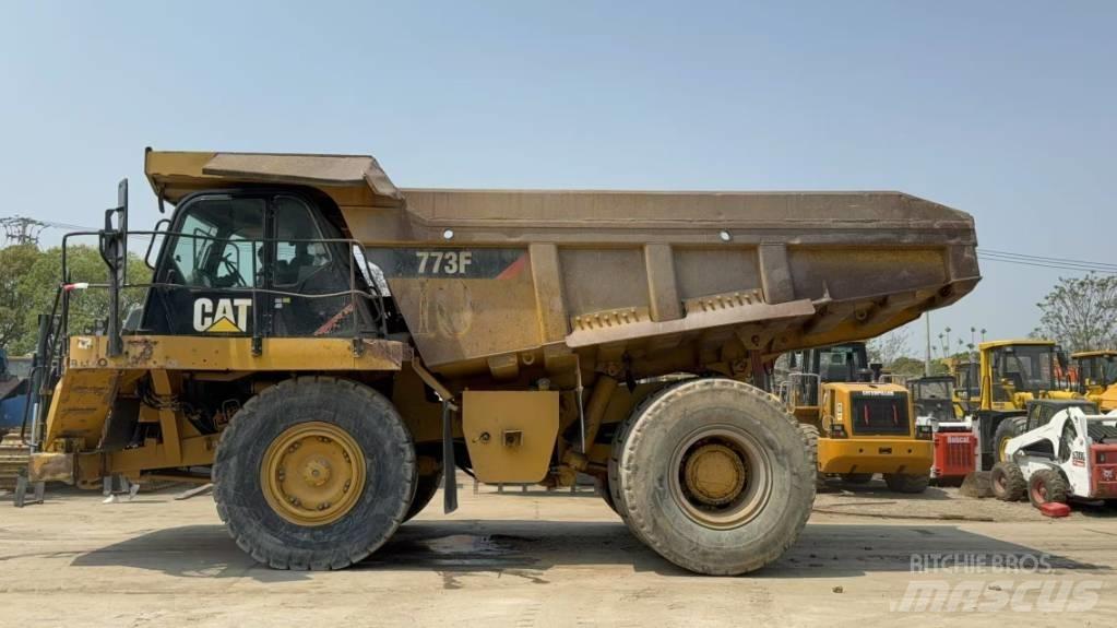 CAT 773 F Knækstyrede dumpere