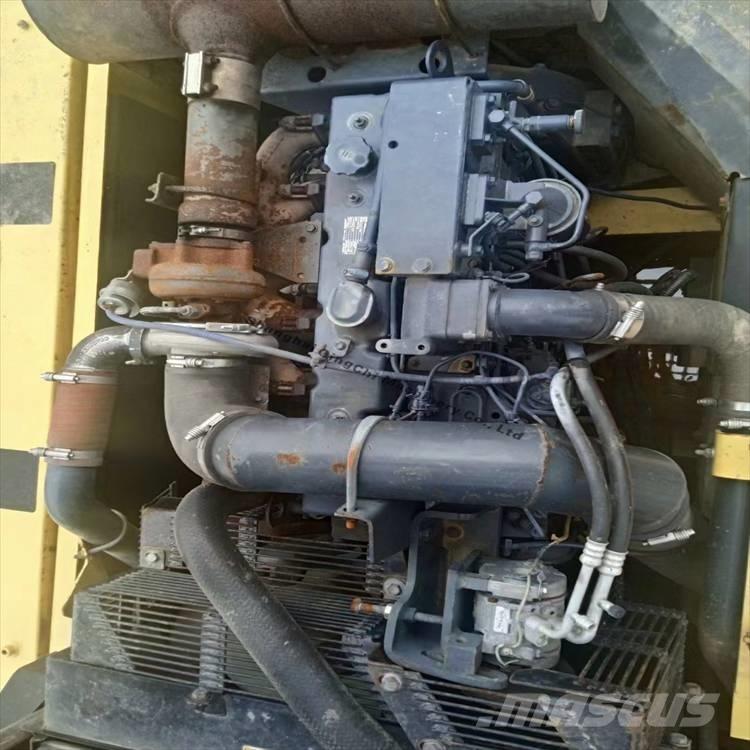 Komatsu 300 Gravemaskiner på larvebånd