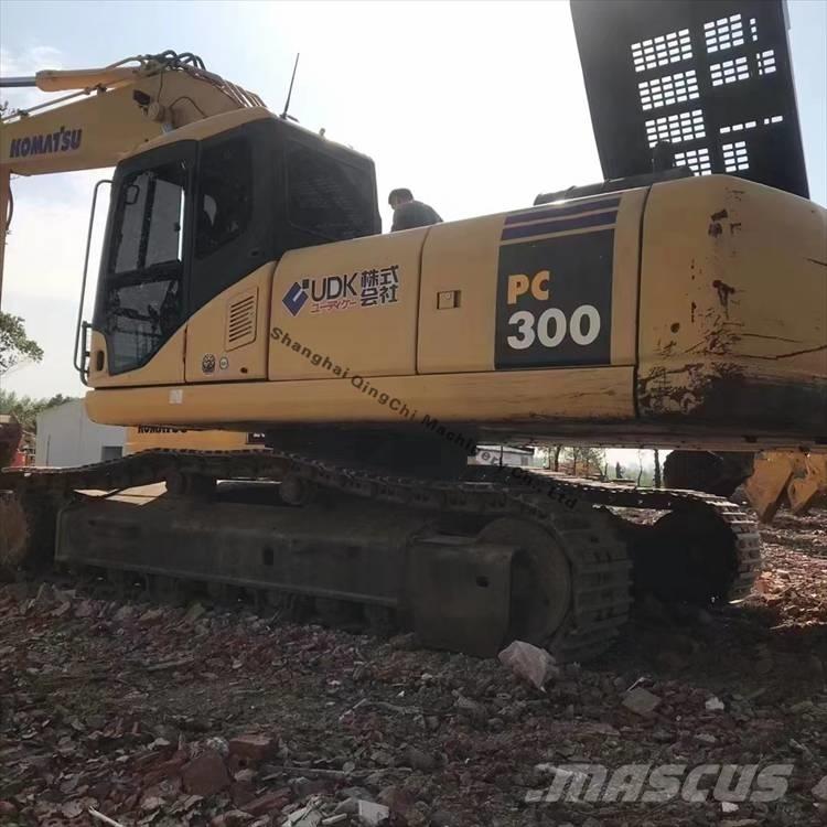 Komatsu 300 Gravemaskiner på larvebånd