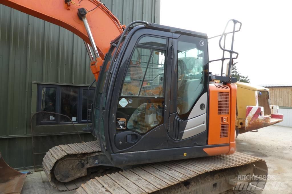 Hitachi ZX 135 US-6 Gravemaskiner på larvebånd