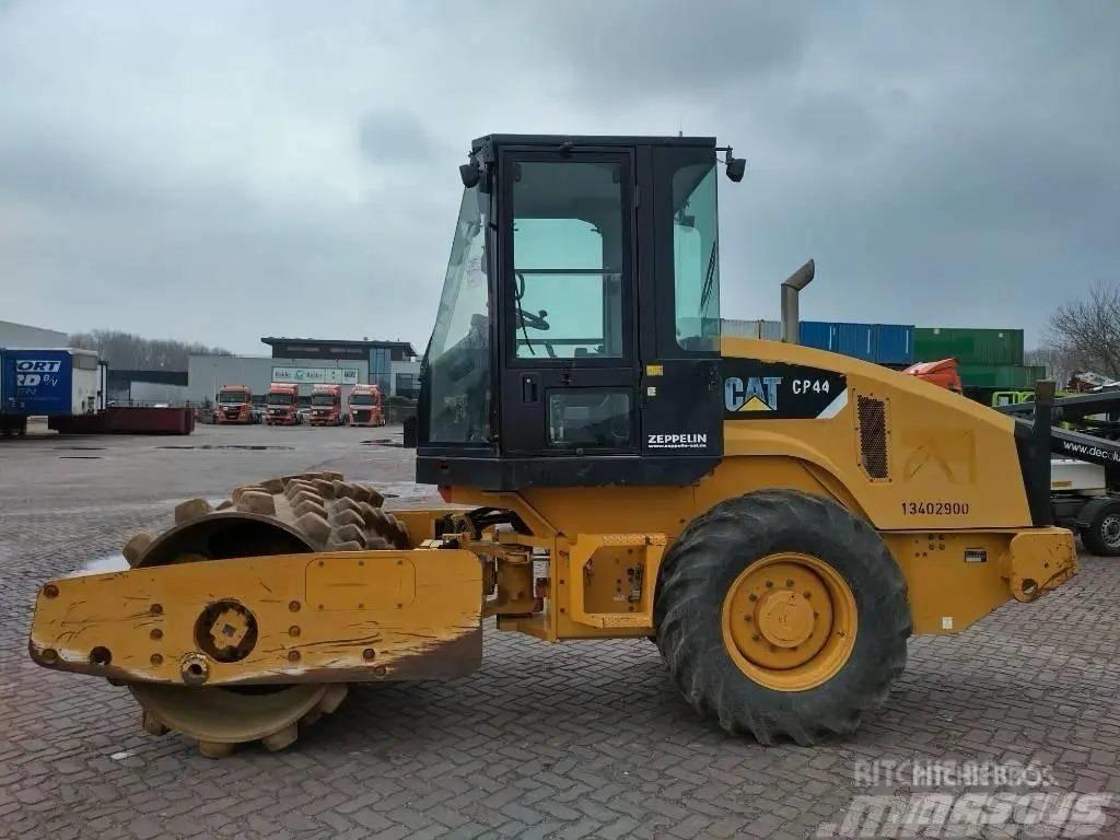 CAT CP 44 Enkelt tromle
