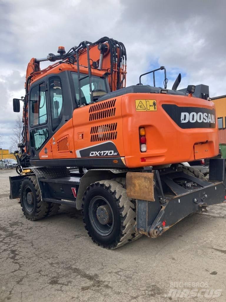 Doosan DX 170 W Gravemaskiner på hjul
