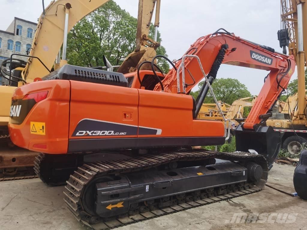 Doosan DX 300 LC Gravemaskiner på larvebånd