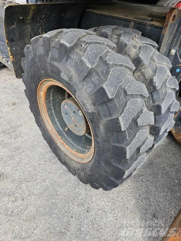 Komatsu PW 148-8 Gravemaskiner på hjul