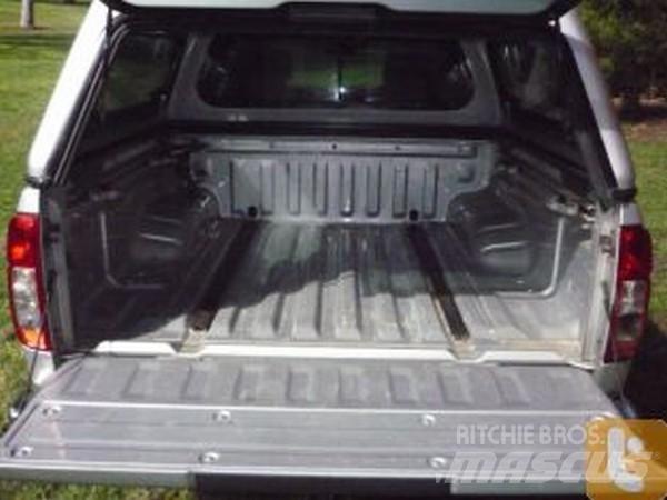 Nissan NAVARA ST-X Varevogne
