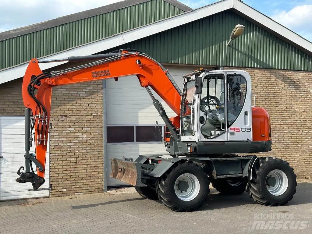 Neuson 9503 Midi-gravemaskiner 7t - 12t