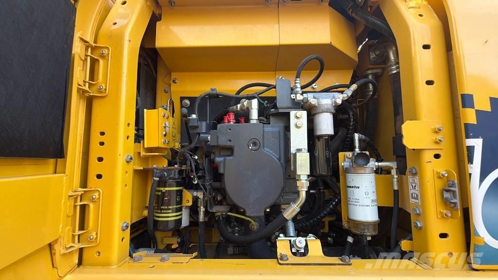 Komatsu HB 215 LC-3 Gravemaskiner på larvebånd