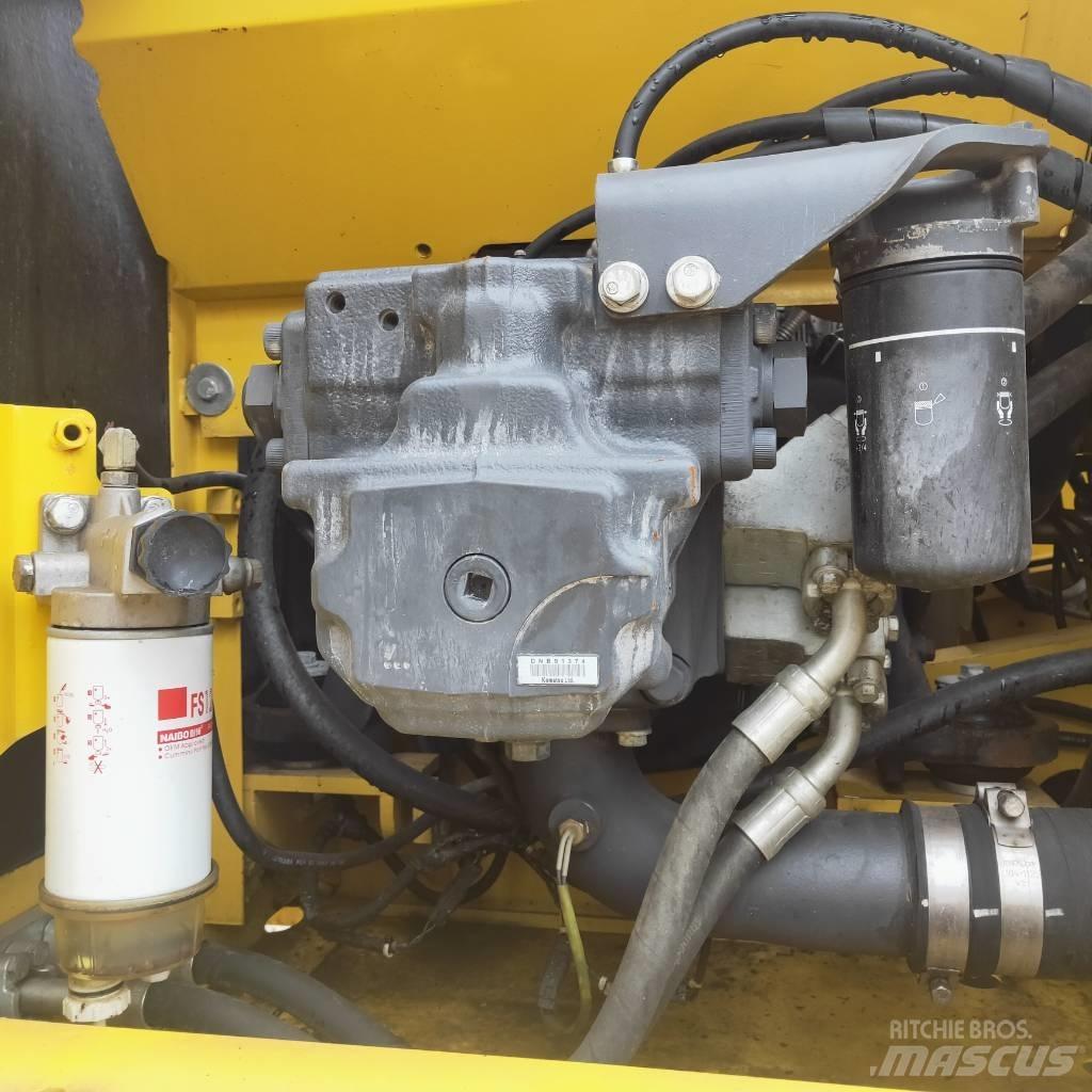 Komatsu PC200-8 Gravemaskiner på larvebånd