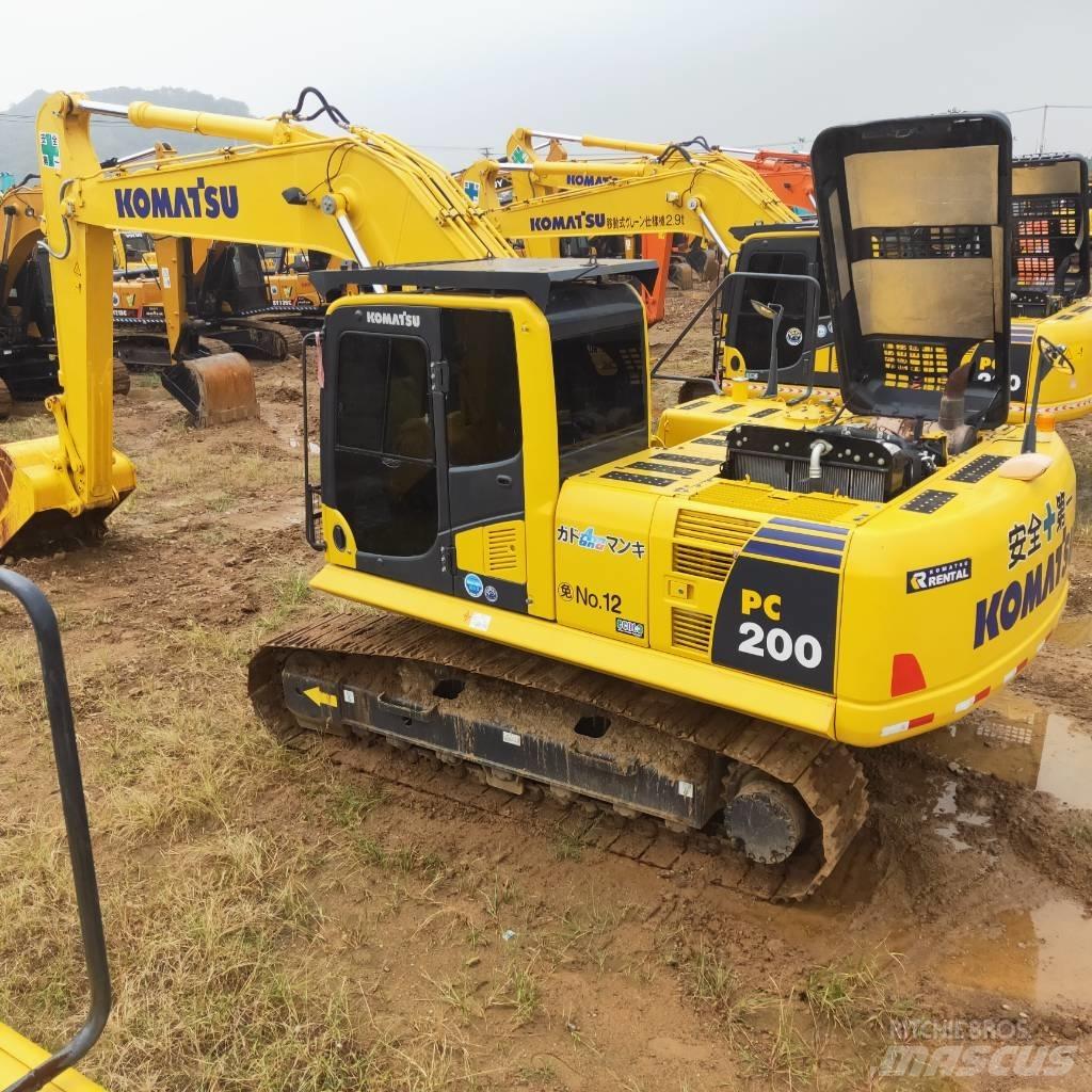 Komatsu PC200-8 Gravemaskiner på larvebånd