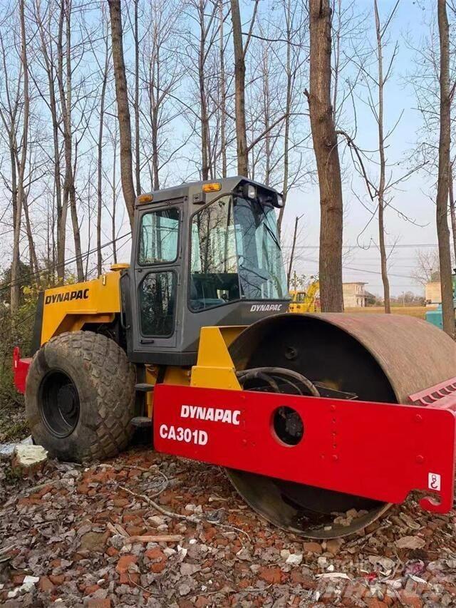 Dynapac CA301 Enkelt tromle