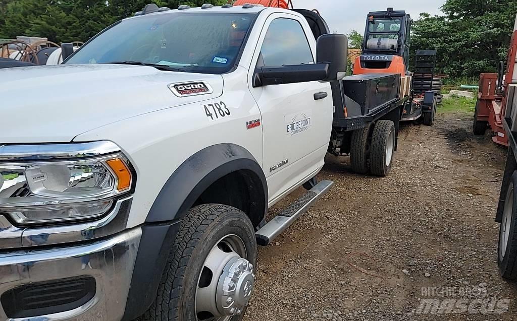 RAM 5500 Lastbil med lad/Flatbed
