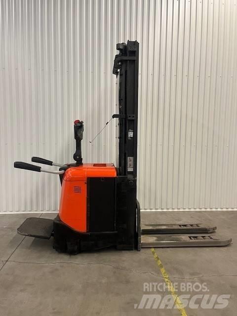 BT SPE 125 L Gaffelstabler med gående fører