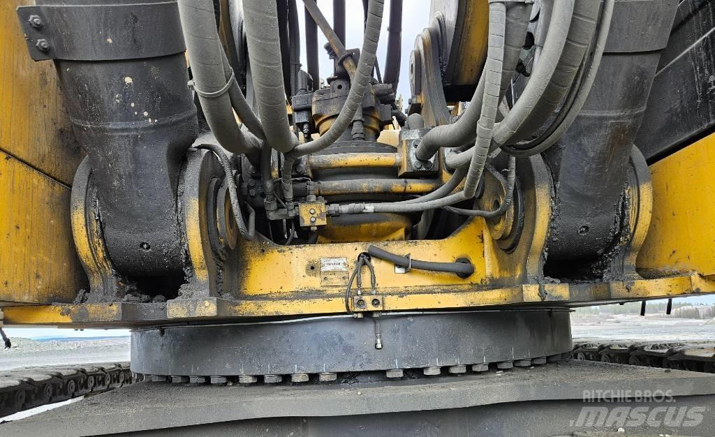 CAT 390 F Gravemaskiner på larvebånd