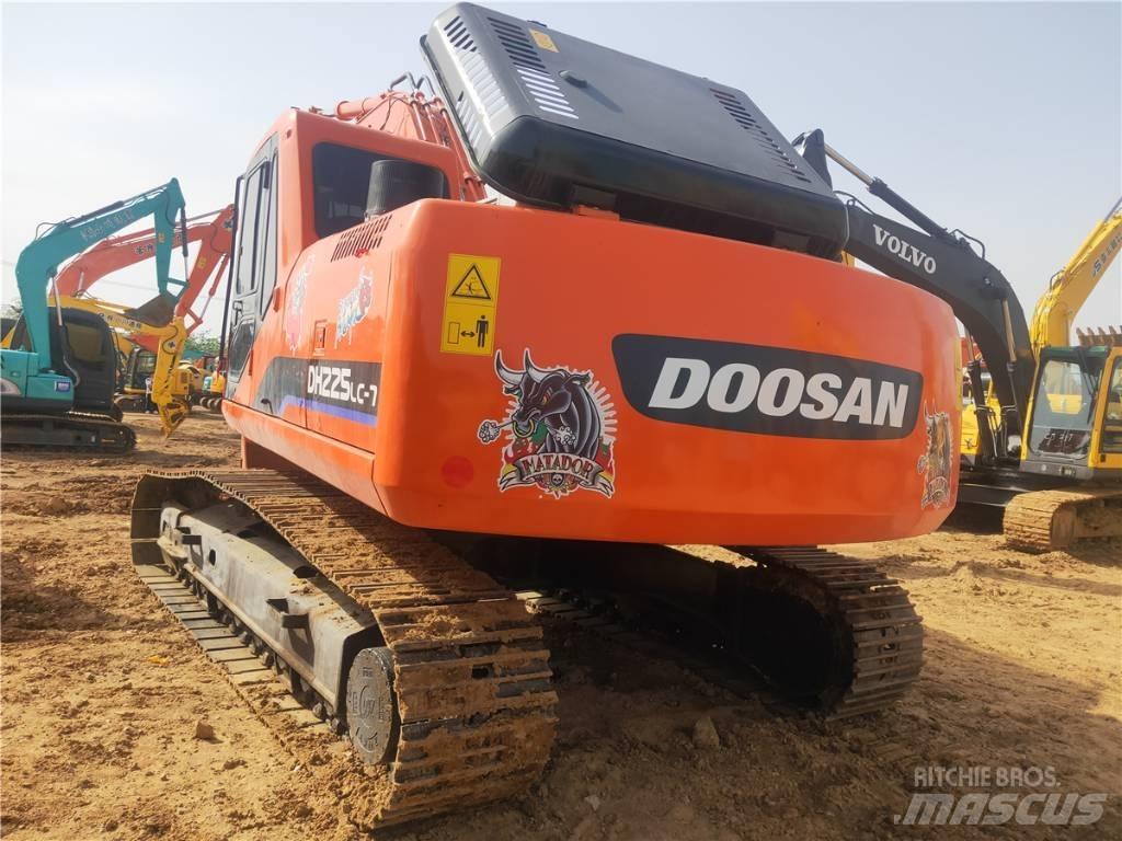 Doosan DH 225 LC-7 Gravemaskiner på larvebånd