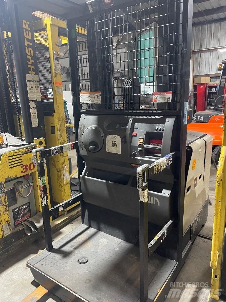 Crown Order Picker El gaffeltrucks