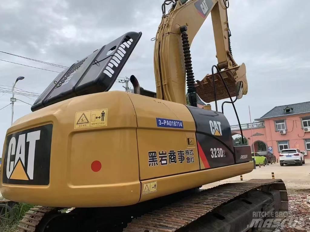 CAT 323 D L Gravemaskiner på larvebånd