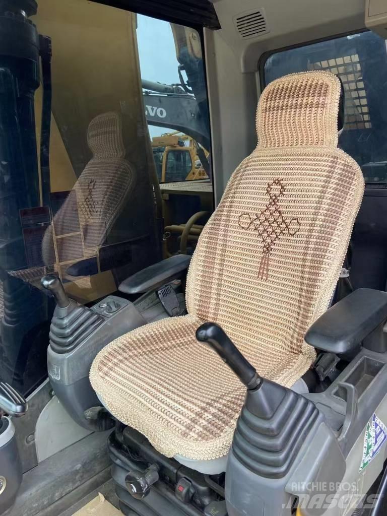 CAT 323 D L Gravemaskiner på larvebånd