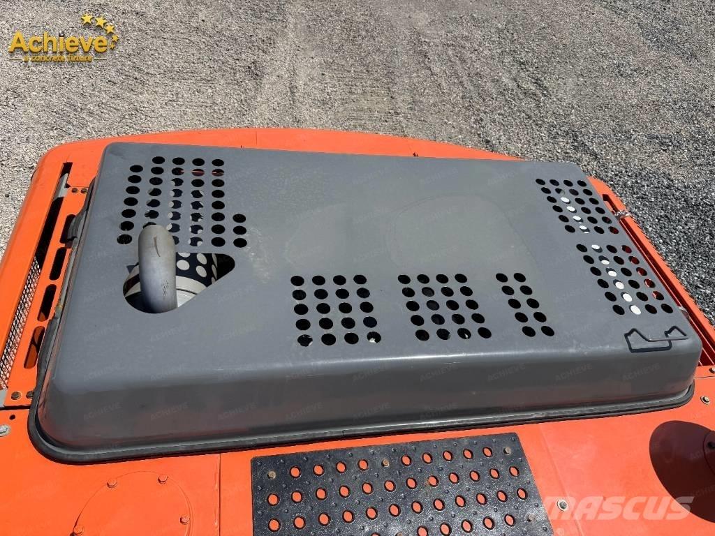 Hitachi ZX 210 Gravemaskiner på larvebånd