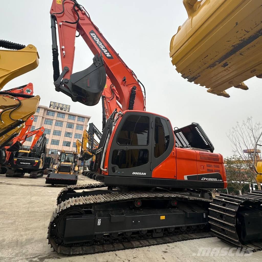 Doosan DX225LC-9C Gravemaskiner på larvebånd