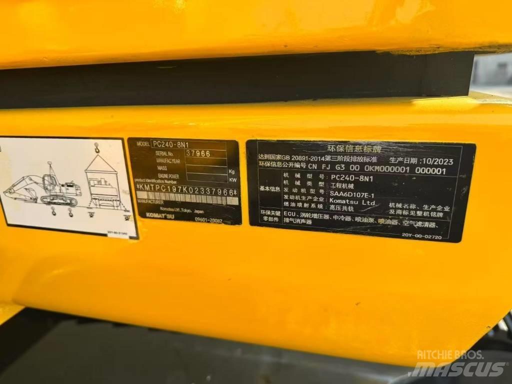 Komatsu 240-8N1 Gravemaskiner på larvebånd