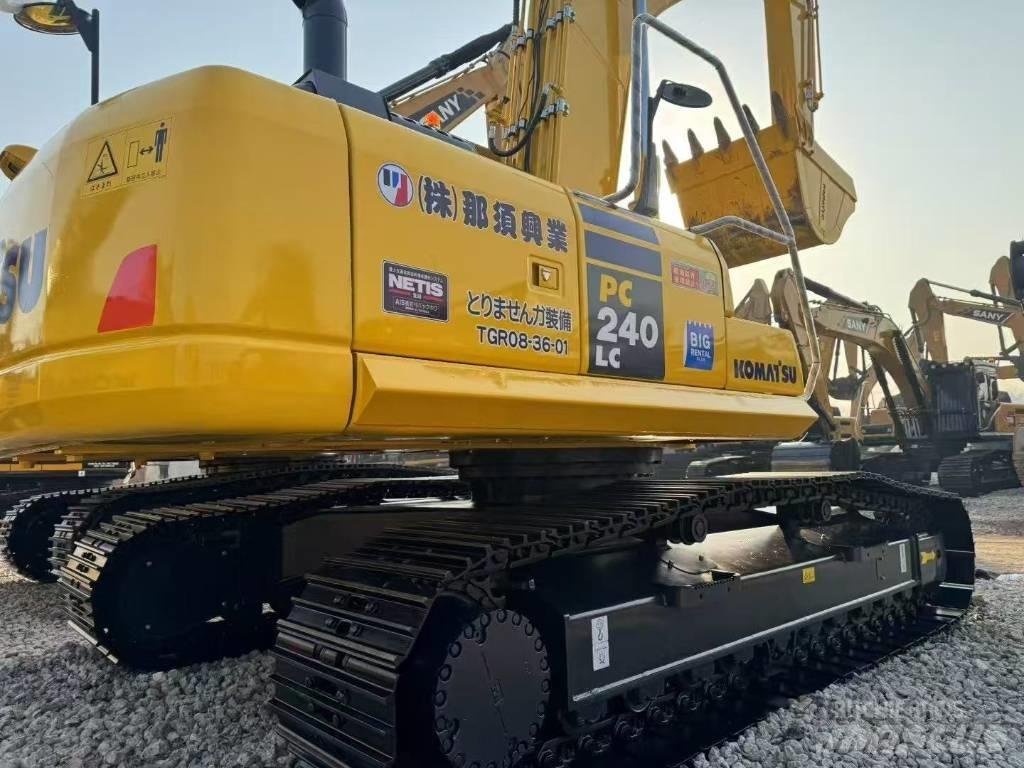 Komatsu 240-8N1 Gravemaskiner på larvebånd