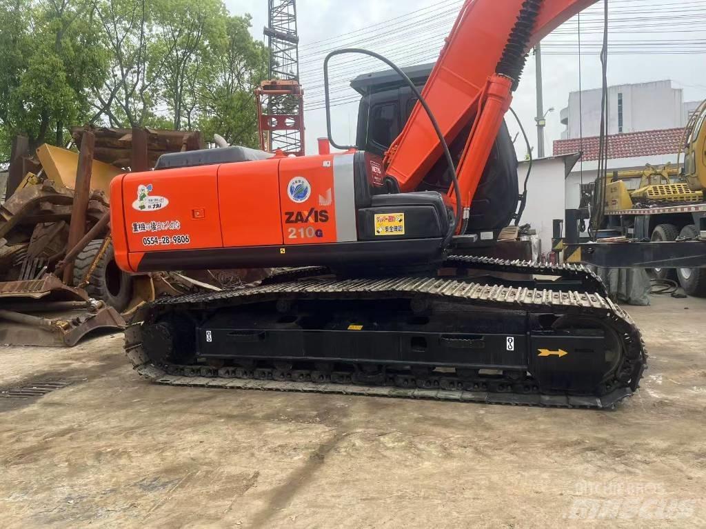 Hitachi 210LC Gravemaskiner på larvebånd
