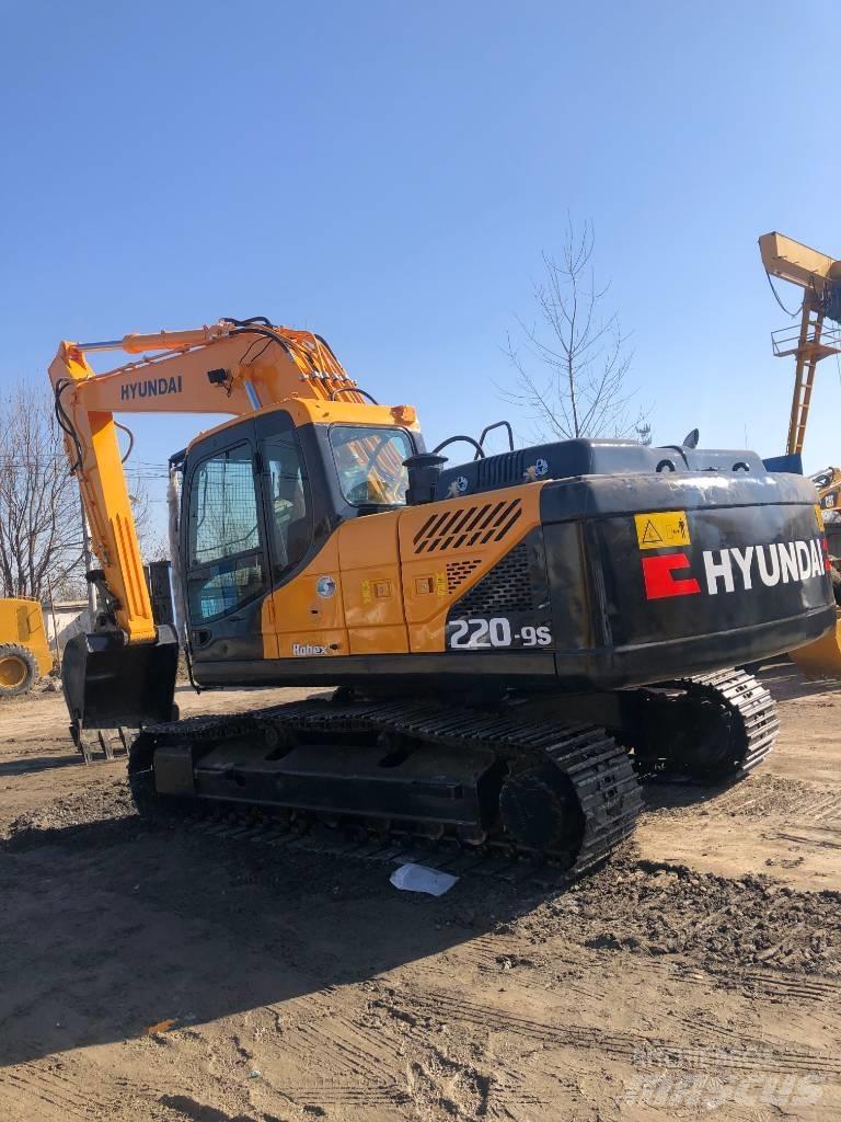 Hyundai 220-9s Gravemaskiner på larvebånd