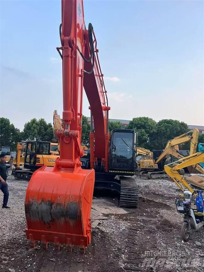 Hitachi ZX 200 Gravemaskiner på larvebånd