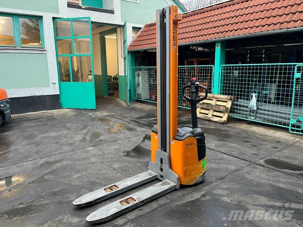 Still EGV12    V-4251 Selvkørende stablere